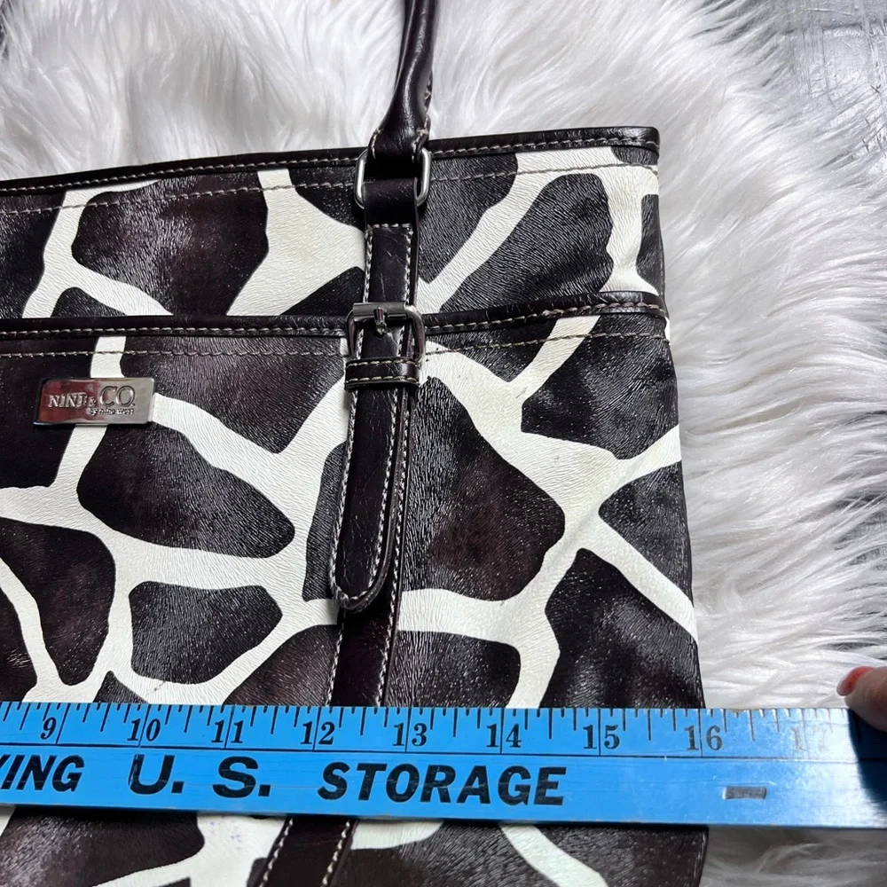 Nine & Co. Giraffe Print Tote